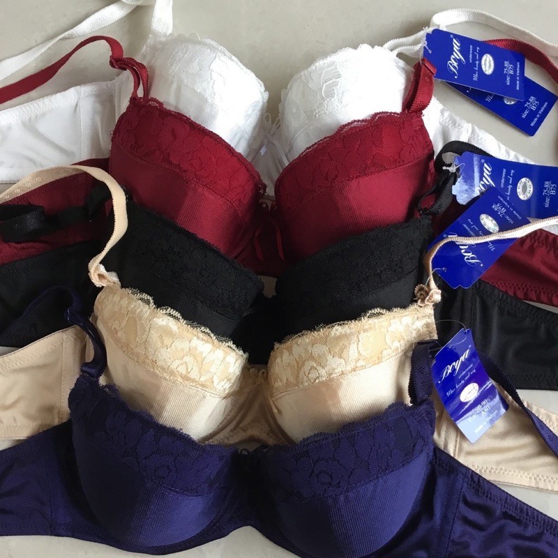 Áo Boya (178) có gọng mous mõng.