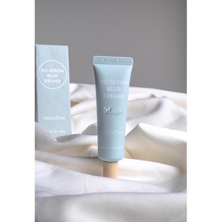 Kem lót Innisfree No Sebum che phủ lỗ chân lông