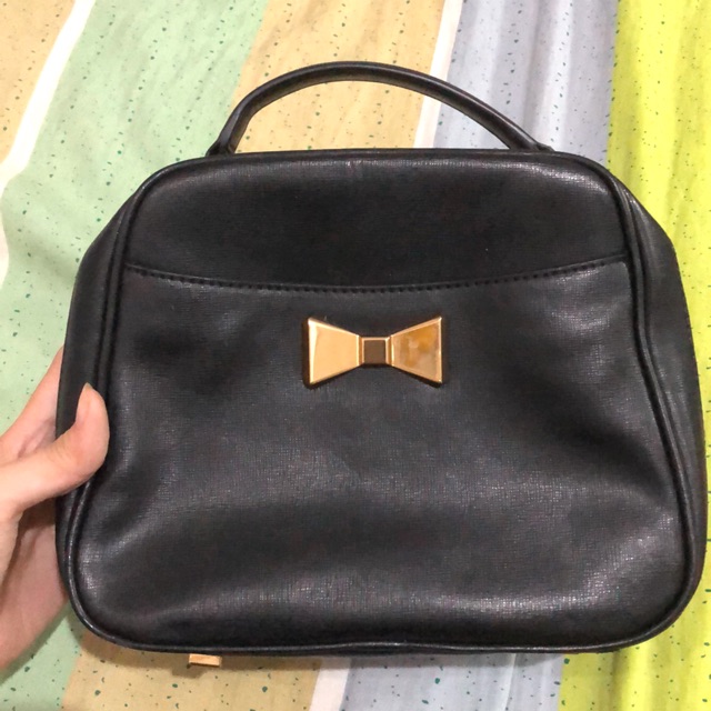 Thanh lý túi hộp Charles and Keith new 85-90% và auth 10000000%