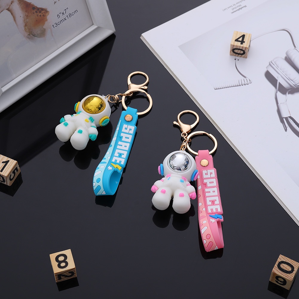 Móc Khóa Hình Phi Hành Gia Hoạt Hình Dễ Thương