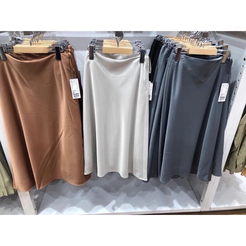 UNIQLO - Chân váy Satin cao cấp | BigBuy360 - bigbuy360.vn