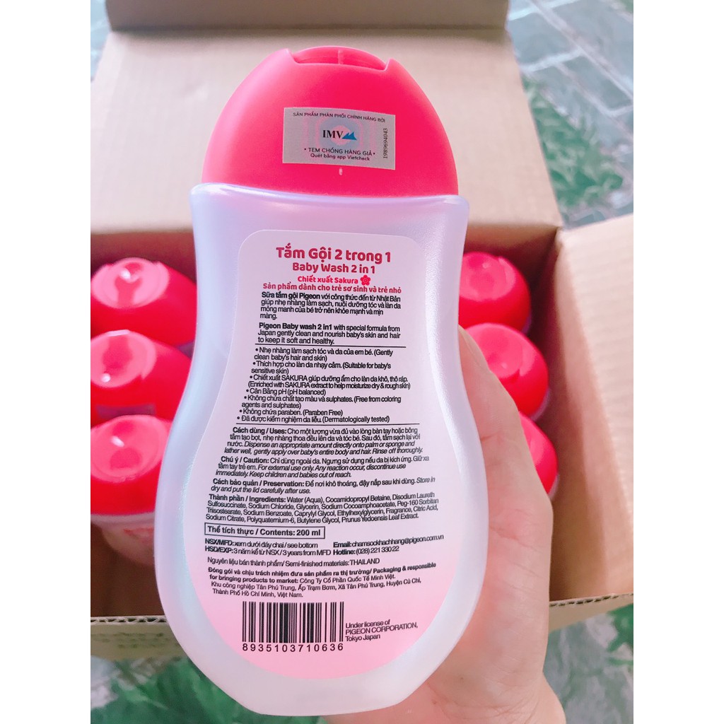 Tắm gội dịu nhẹ 2 in 1 Sakura Pigeon 200ML/700ML