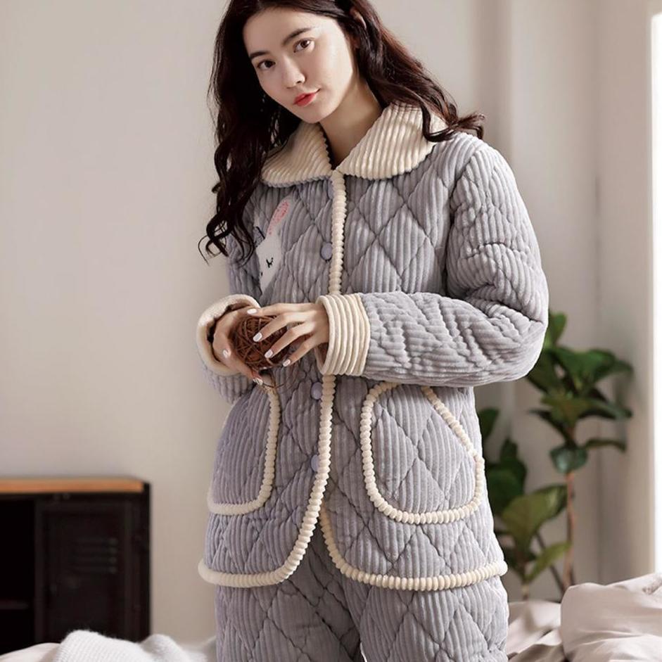 Bộ đồ ngủ của phụ nữ mùa thu / đông ba lớp vải nỉ dày chần bông có thể mặc bên ngoài | BigBuy360 - bigbuy360.vn