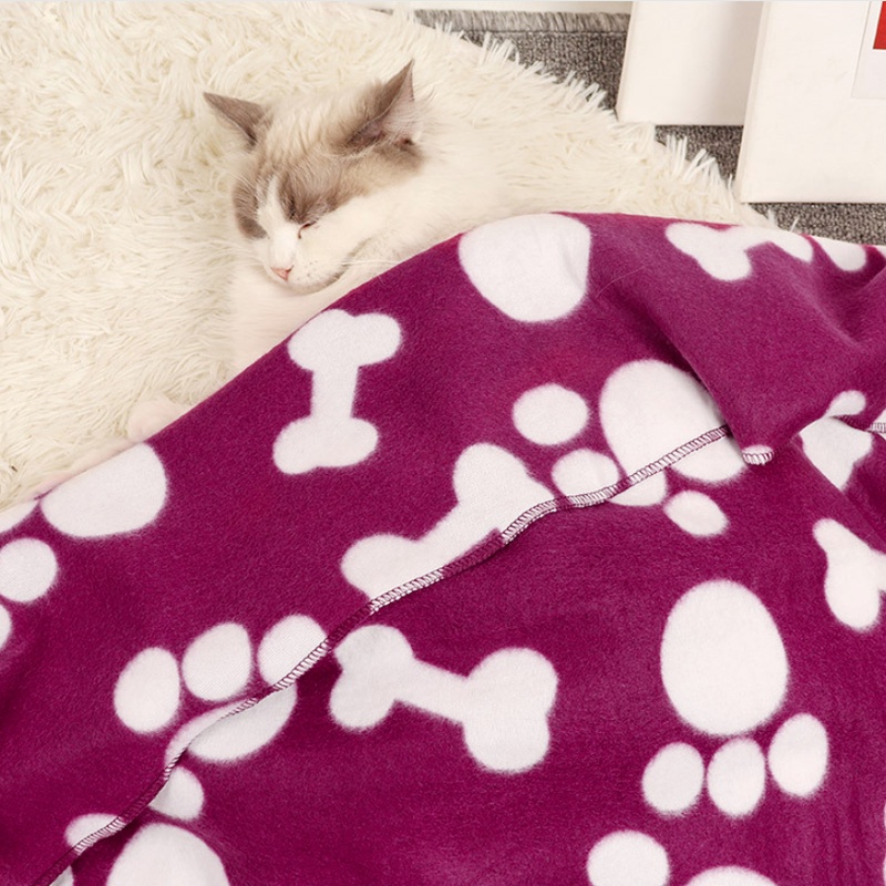 Thảm ngủ dày dặn giữ ấm mùa thu đông cho thú cưng