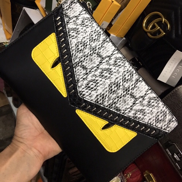 Clutch cầm tay