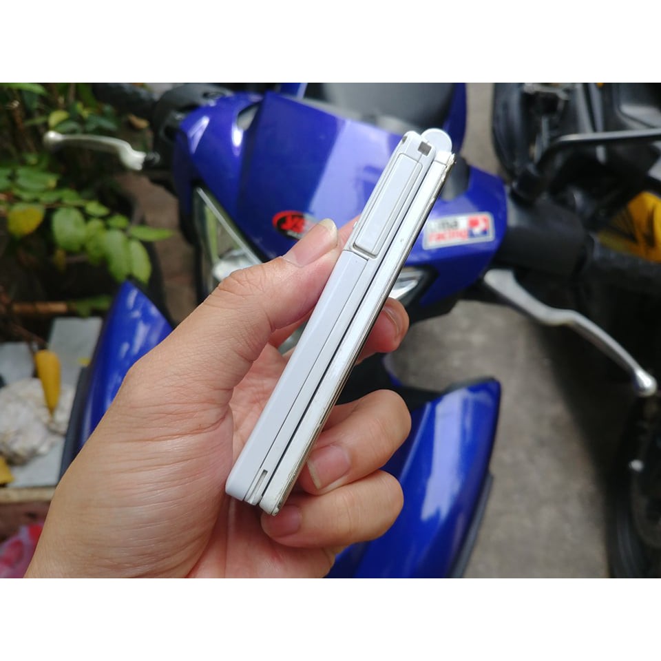 Điện thoại NEC N-03D màu trắng