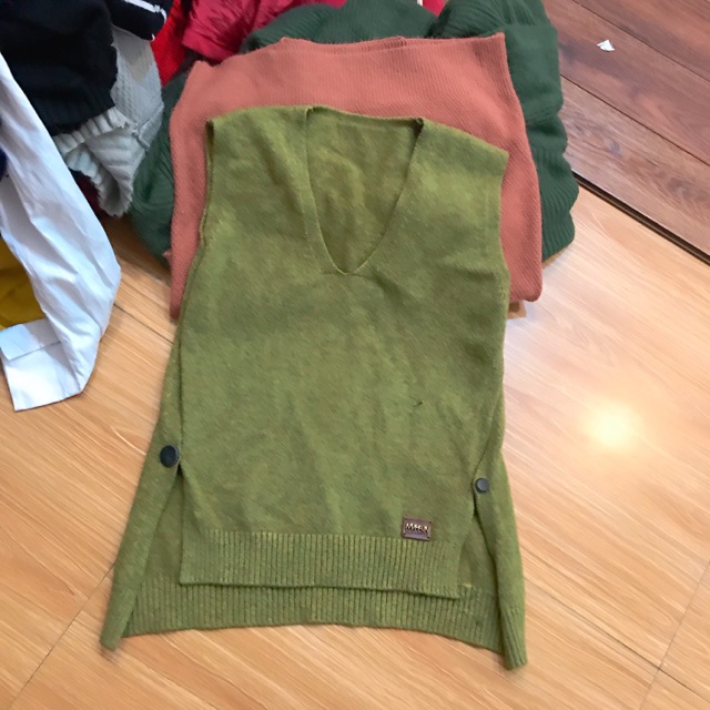 Áo len hoạ tiết ( Hà Phạm )