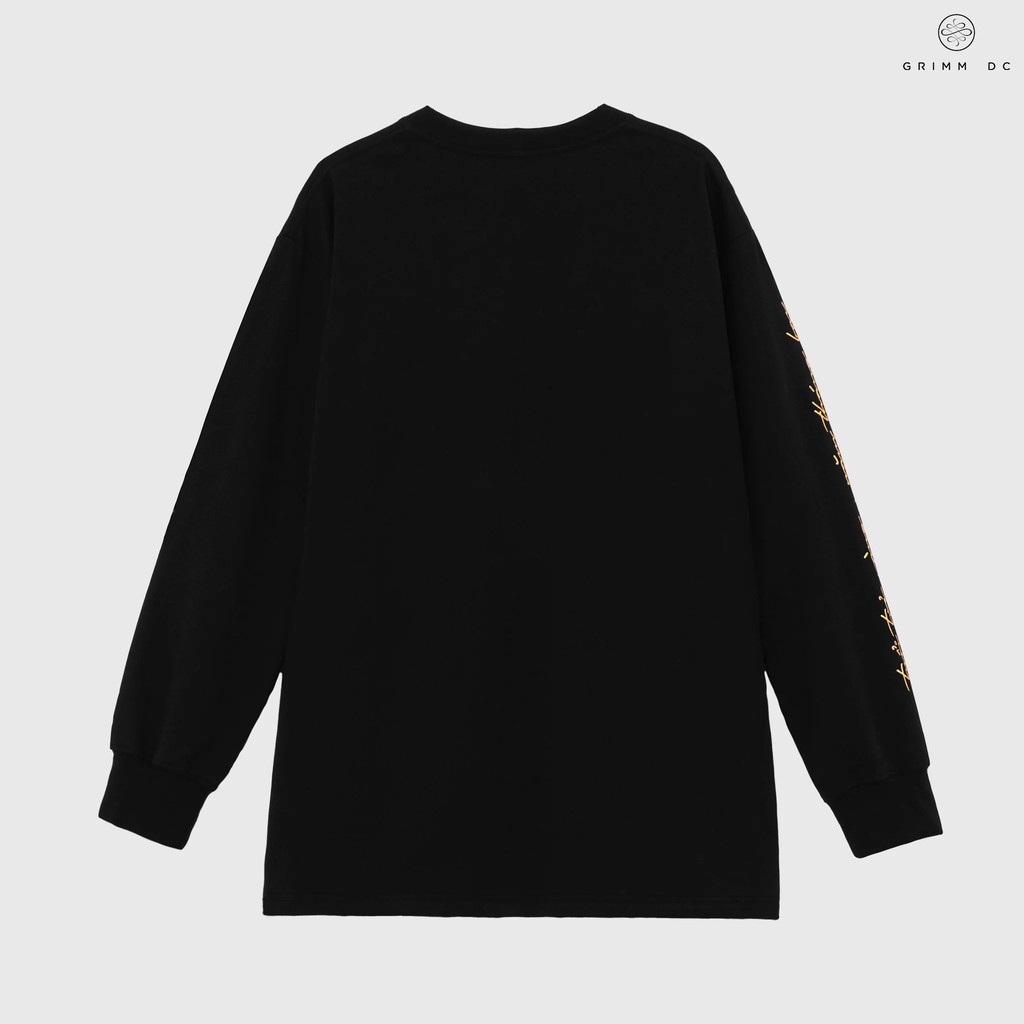 Grimm DC Áo tay dài Sống cho hết đời thanh xuân 2 phối màu đen và trắng
