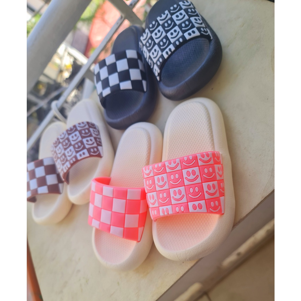 Dép đế bánh mì chật liệu cao su siêu mềm cho bé trai bé gái hình mặt cười