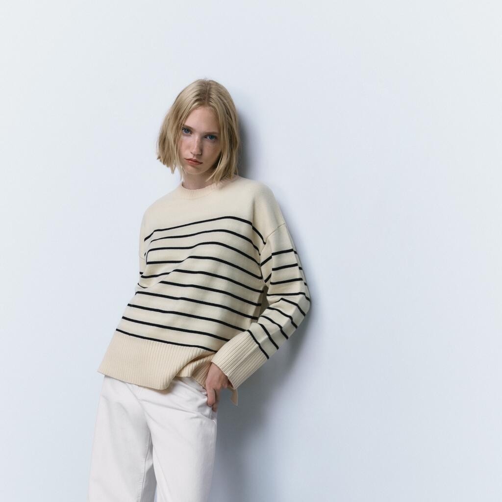 Zara Áo sweater Dệt Kim Tay Dài Cổ Tròn Hoạ Tiết Kẻ Sọc Thiết Kế Dáng Rộng Thoải Mái 3519126