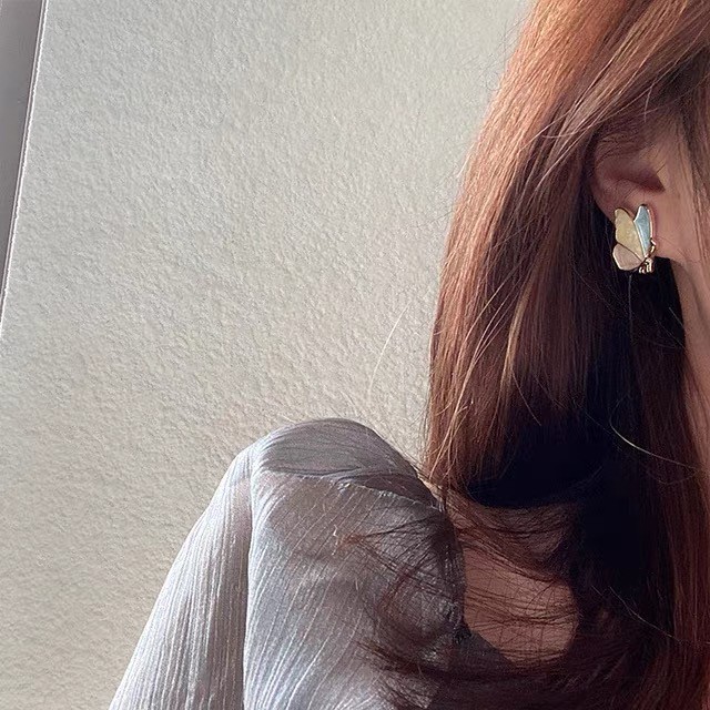 Bông Tai Hàn Quốc Hot Trend Hình Bướm 3 Màu Xinh Xắn Mainia Shop