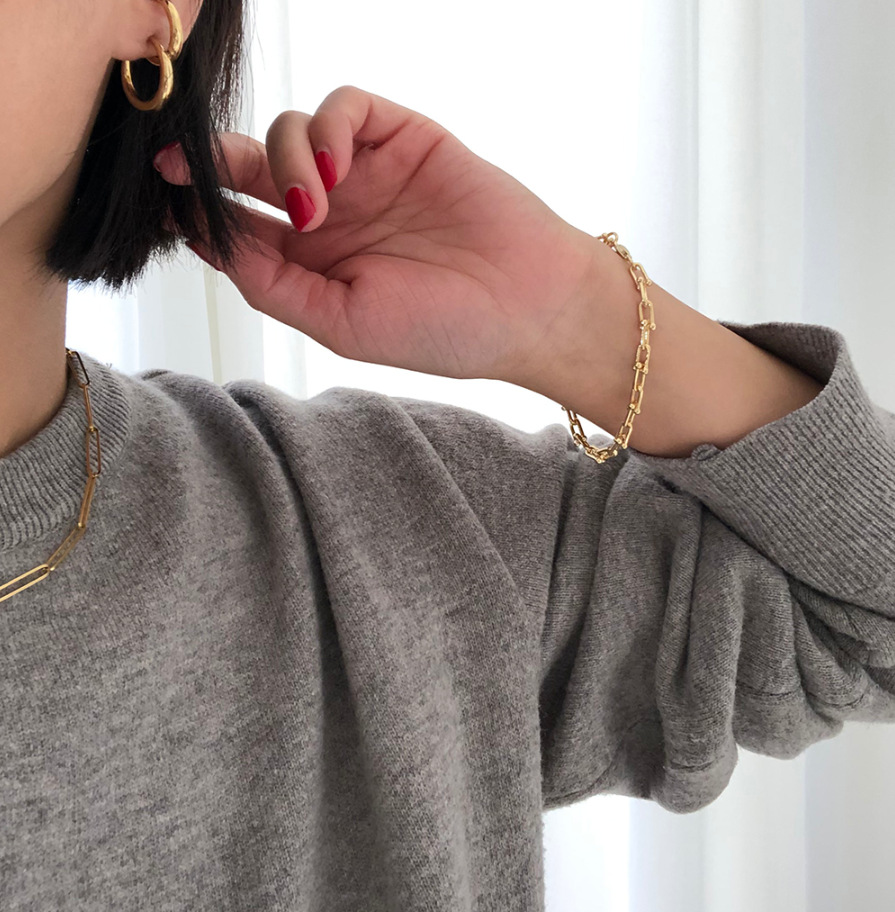 Vòng tay chữ U đơn giản hợp thời trang