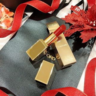 Son Tom Ford số 16 phiên bản vỏ vàng siêu đẹp