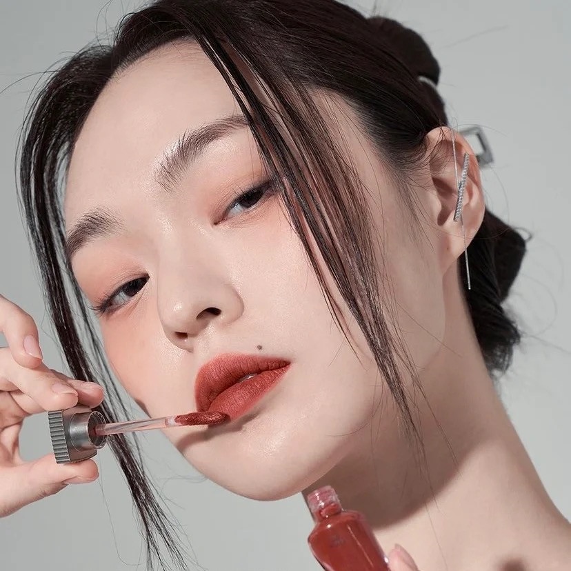 [2022Hàng mới về]Son thỏi MAFFICK vỏ trong suốt MAFFICK Soft Matte Lipstick (Summer Radiance)