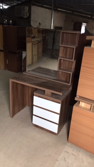 Bàn trang điểm min 80