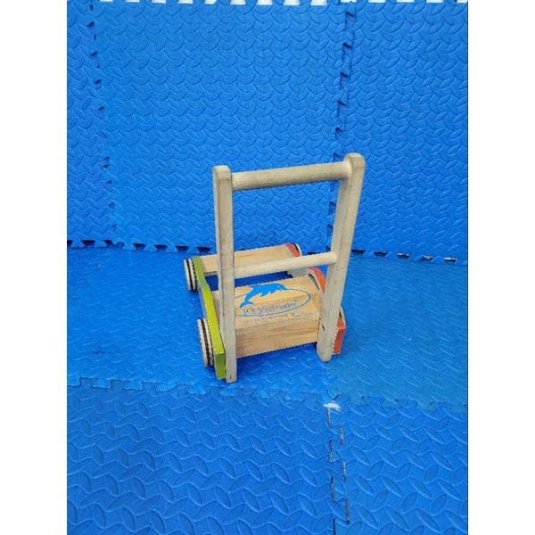 Xe gà tập đi cho bé