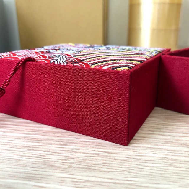 Combo 10 hộp gấm đỏ thêu nổi đựng vòng phong thủy tphcm