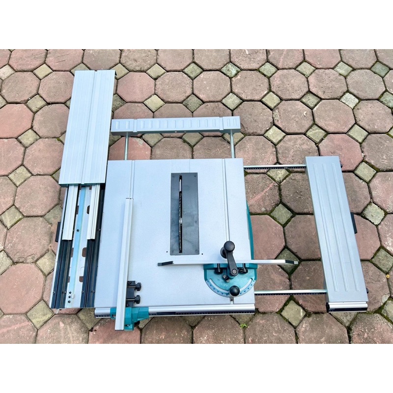 Máy cưa bàn Makita MLT100