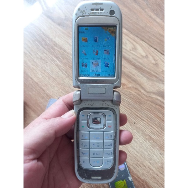 Điện thoại cổ nắp gập Nokia 6267 đã qua sử dụng kèm sạc