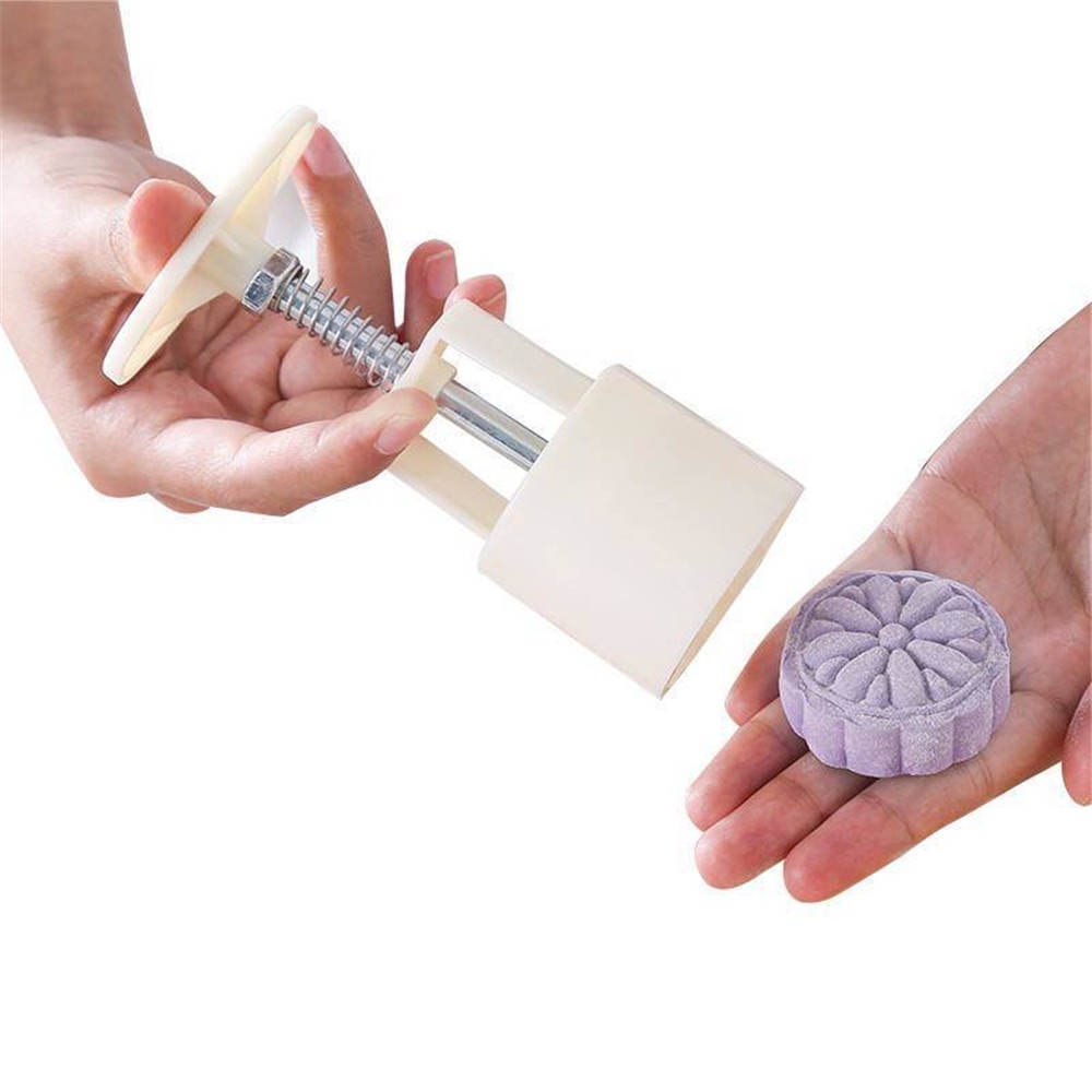 Khuôn Nhấn Tay Làm Bánh Trung Thu DIY Tiện Dụng