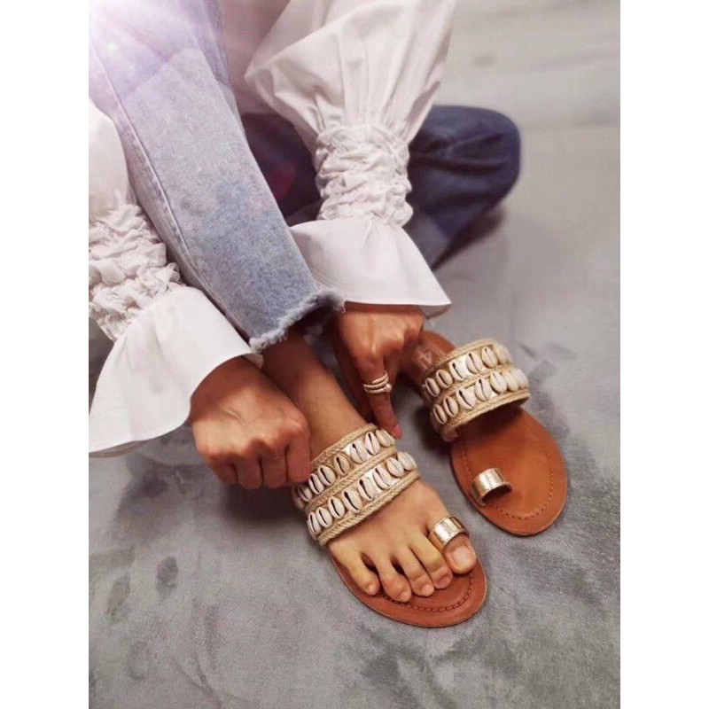 Xăng đan xỏ ngón xinh xắn