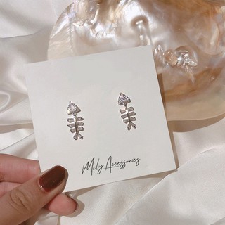 Bông tai hình xương cá đính đá cá tính - Mely 1360