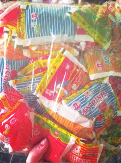 Bịch 50 gói mì tôm trẻ e trở về tuổi thơ