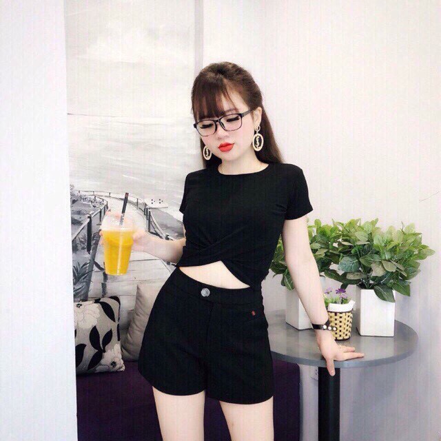 Áo croptop xoắn eo