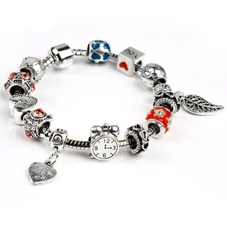 Vòng tay charm đồng hồ và chiếc lá