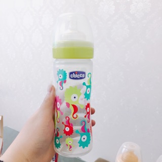 Bình sữa chicco 250ml núm ty silicon 2m+