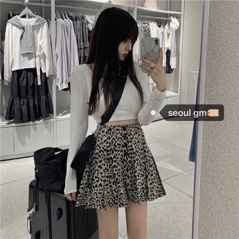 Sét đồ nữ áo croptop cổ tròn kèm váy da beo  sexy