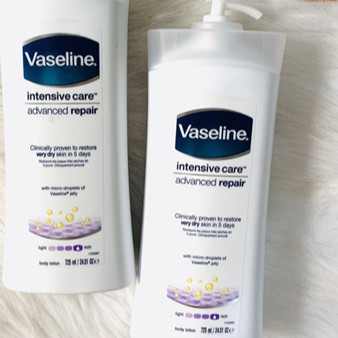 Sữa Dưỡng Thể Cấp Ẩm Phục Hồi Da Vaseline Intensive Care Advanced Repair 725ml (Màu Trắng)