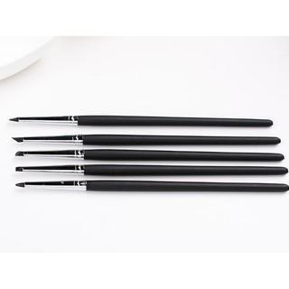 Cọ vẽ keo chặn màu nước