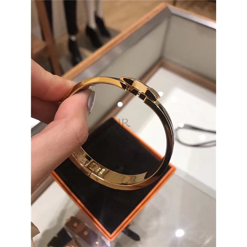 Vòng Đeo Tay Hình Chữ H