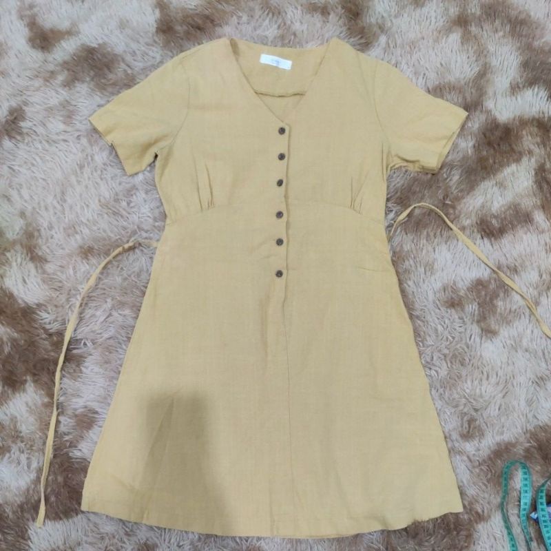Đầm linen hàn màu vàng pass