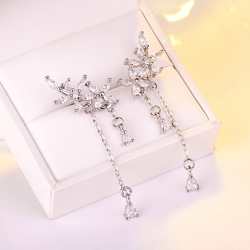 Khuyên Tai Nữ Trang Dáng Dài Tạo Hình Độc Đáo