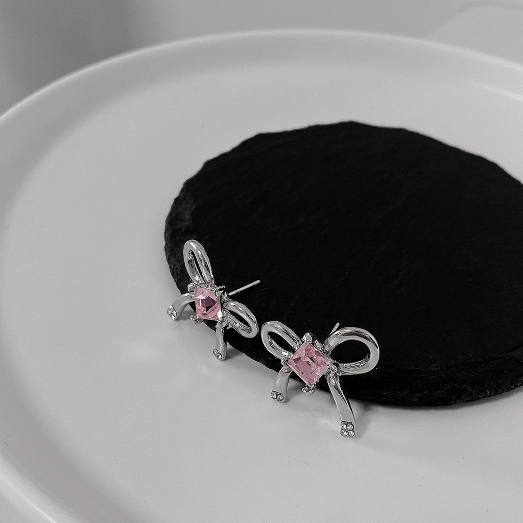 Khuyên tai mặt nơ đính đá hồng lấp lánh dễ phối đồ phong cách harajuku đi học đơn giản thời trang 19A1524