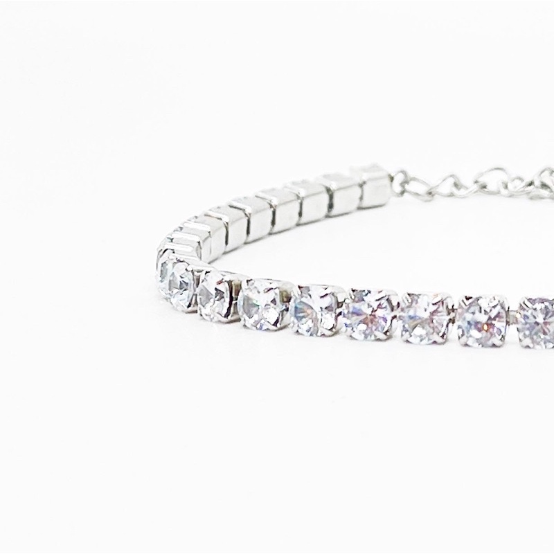 Lắc Tay Titan Đính Đá Vuông Màu Silver Thời Trang