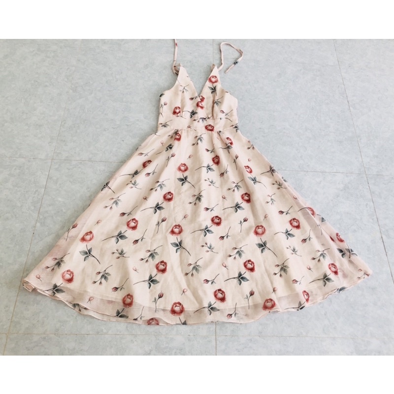 Váy lép mira thanh lý hàng Like new màu ngà sz M