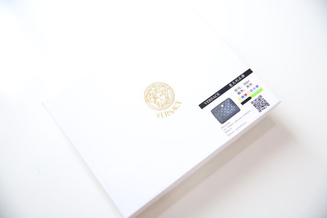 Cầm tay versace mã số