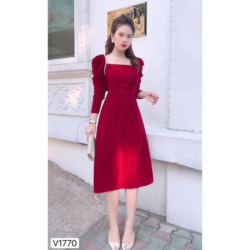 Váy nhung cổ vuông viền nhũ vai dáng xòe YLTL