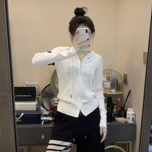 Bộ Áo Khoác Dệt Kim Có Mũ Phối Khóa Kéo + Quần Lửng Thời Trang Mùa Thu Cho Nữ