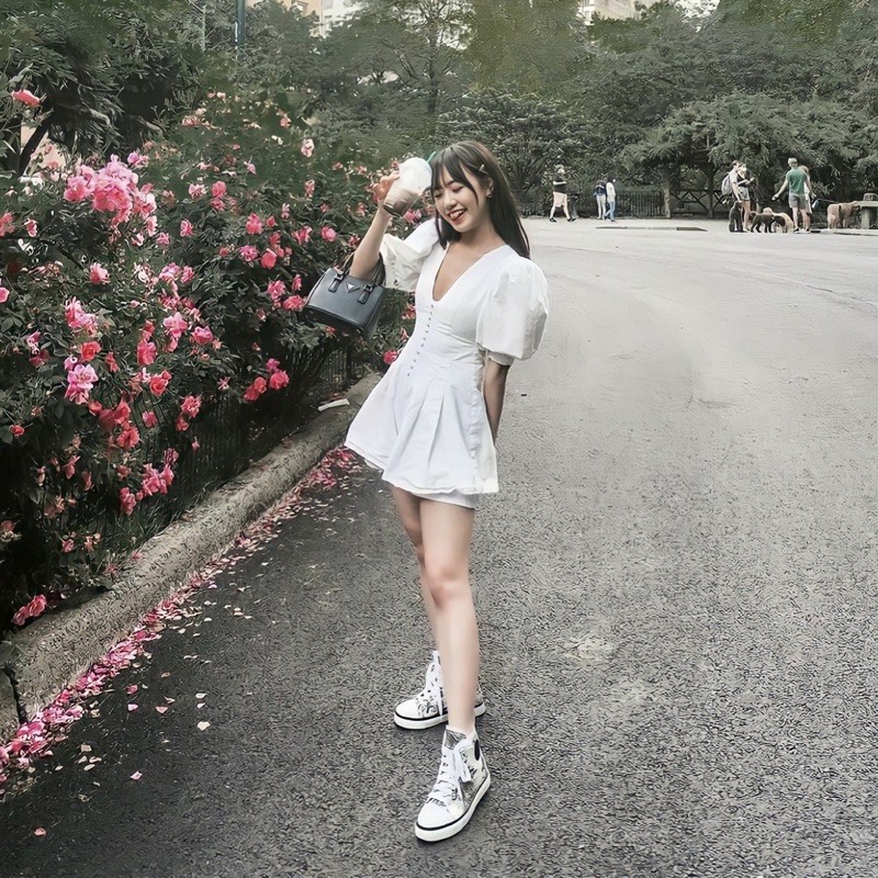 Hình chính chủ YENCLOSET- Áo peplum và short trắng