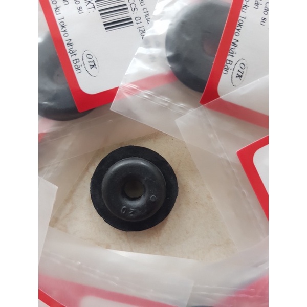 Cao su bắt mặt nạ xe Dream Honda