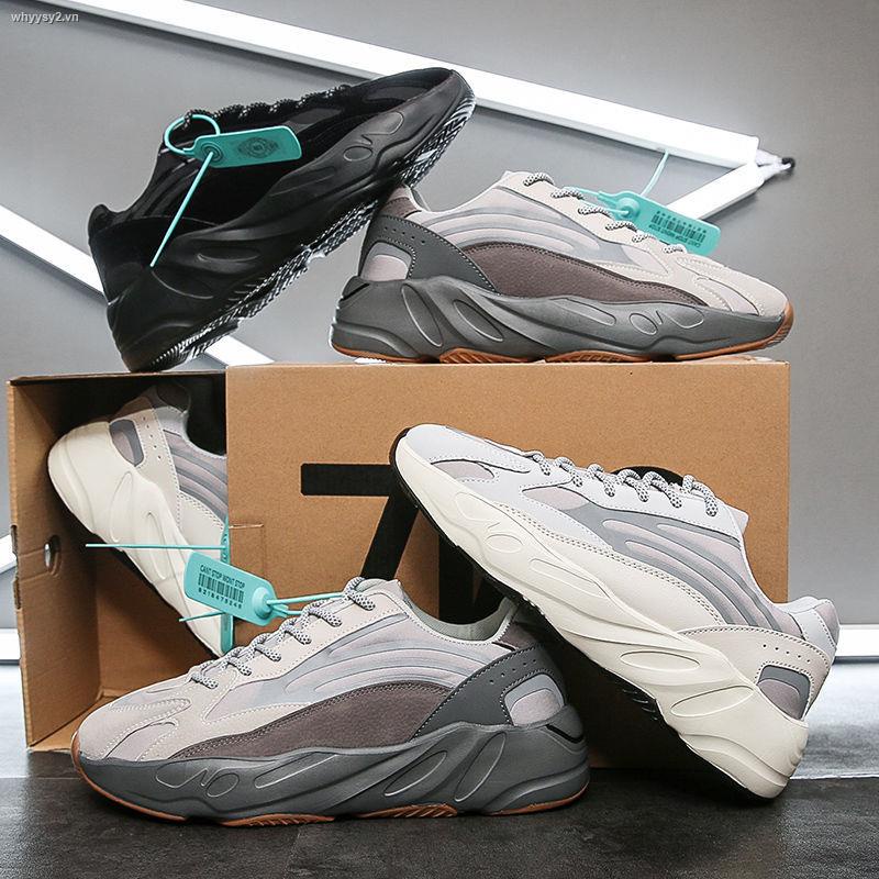 Giày thể thao nam đế dày thoáng khí màu phản quang 700v2