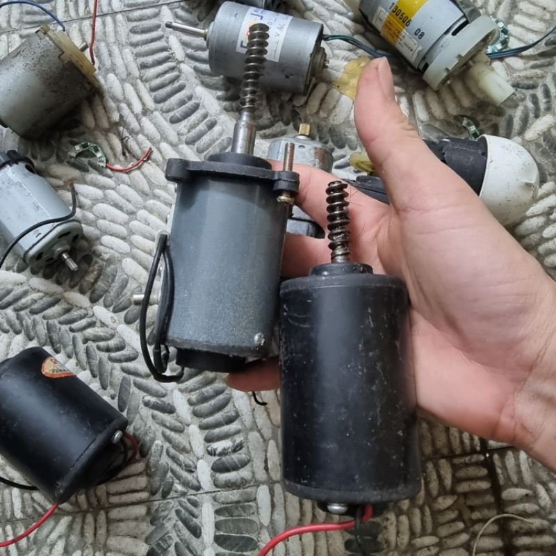 Motor to các loại giao nhẫu nhiên hàng dành cho a.e thợ điện tử