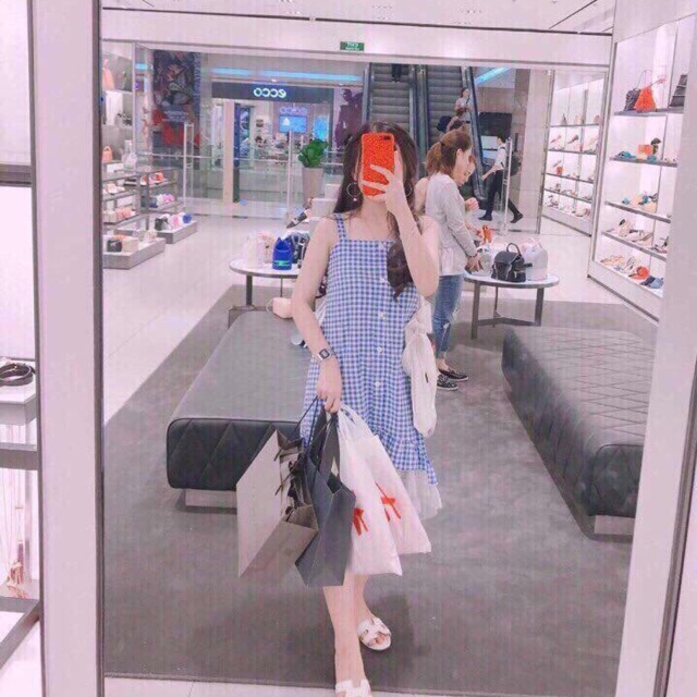 Váy kẻ chân bèo 