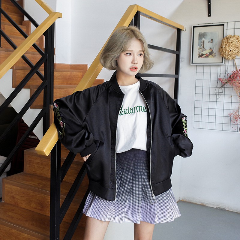 [NGODT1120 - giảm thêm 15k]  Áo khoác bomber thêu hoa size M, đen | BigBuy360 - bigbuy360.vn