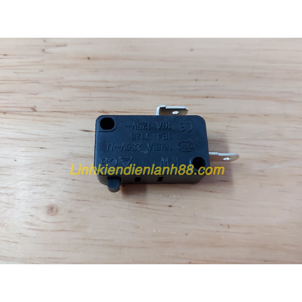 Công tắc 2 chân thường đóng mới !