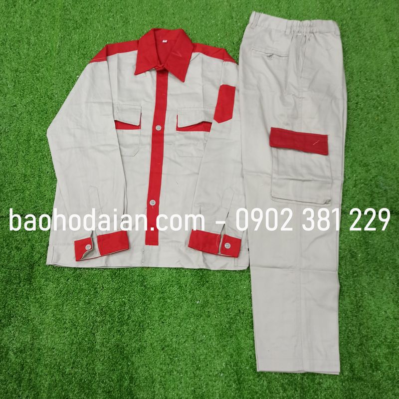 Quần áo bảo hộ lao động vải kaki 31 màu ghi phối đỏ - M04